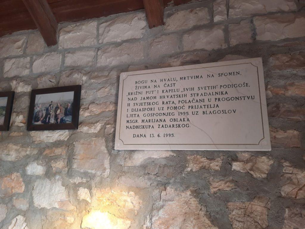 Natpis u kapeli "Svi sveti" na Kamenjaku / Foto: Fenix (MD)