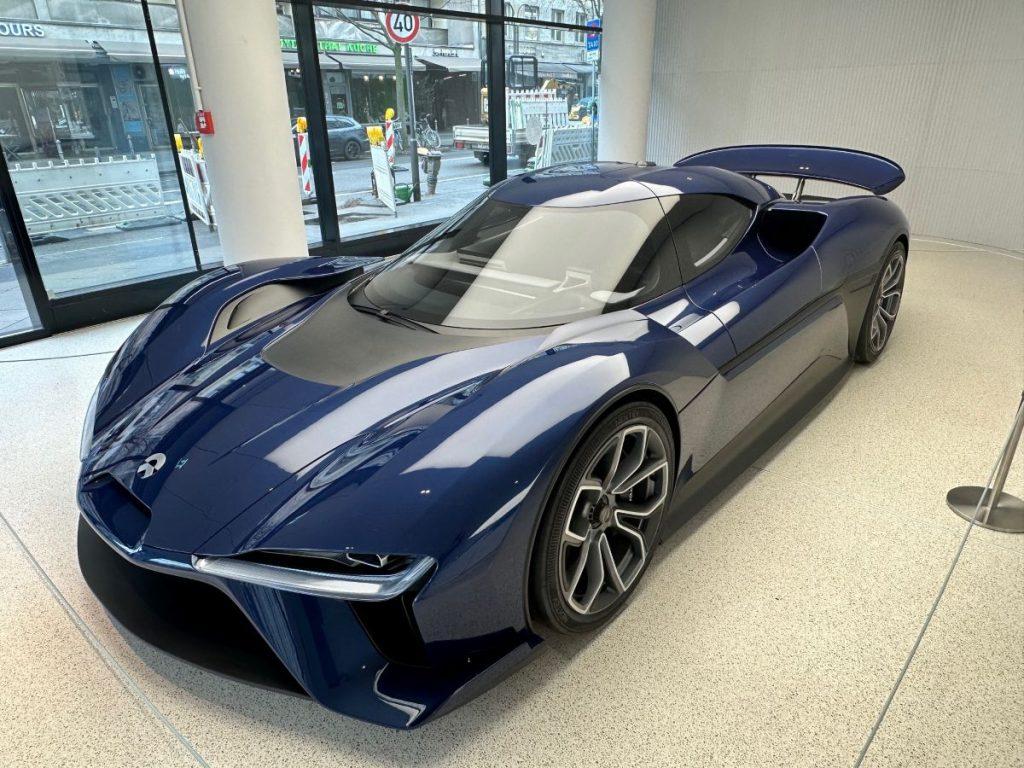 Kineski automobil u izlogu u Frankfurtu / Foto: Fenix (SIM)