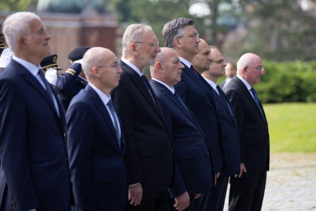 Izaslanstvo Vlade RH na čelu sa premijerom Andrejom Plenkovićem / Foto: Hina