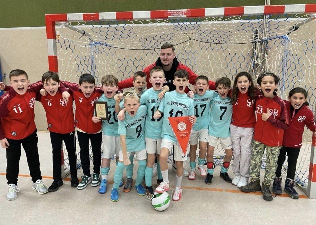 Bastian Kalaica s U-11 nogometašima SG Bruchköbel / Foto: Fenix (N. Kalica)