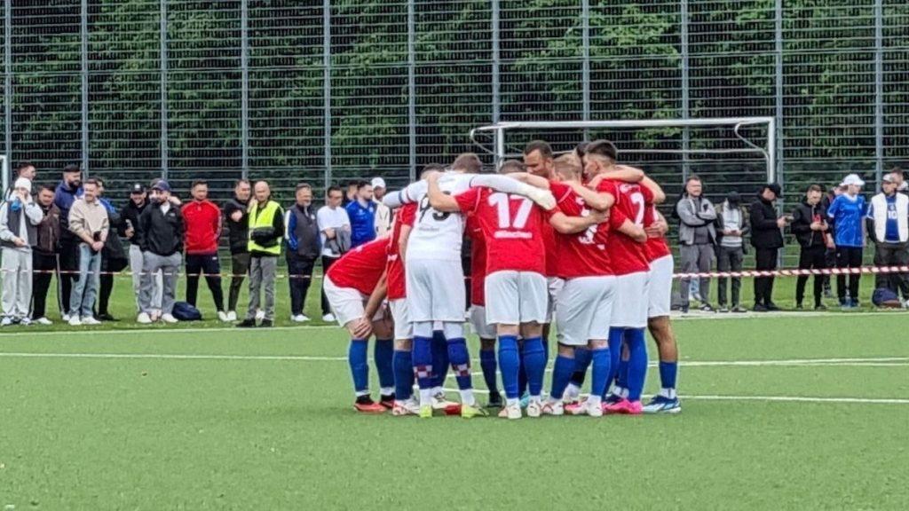 Nogometaši Croatije München pred početak utakmice / Foto: Fenix (SIM)