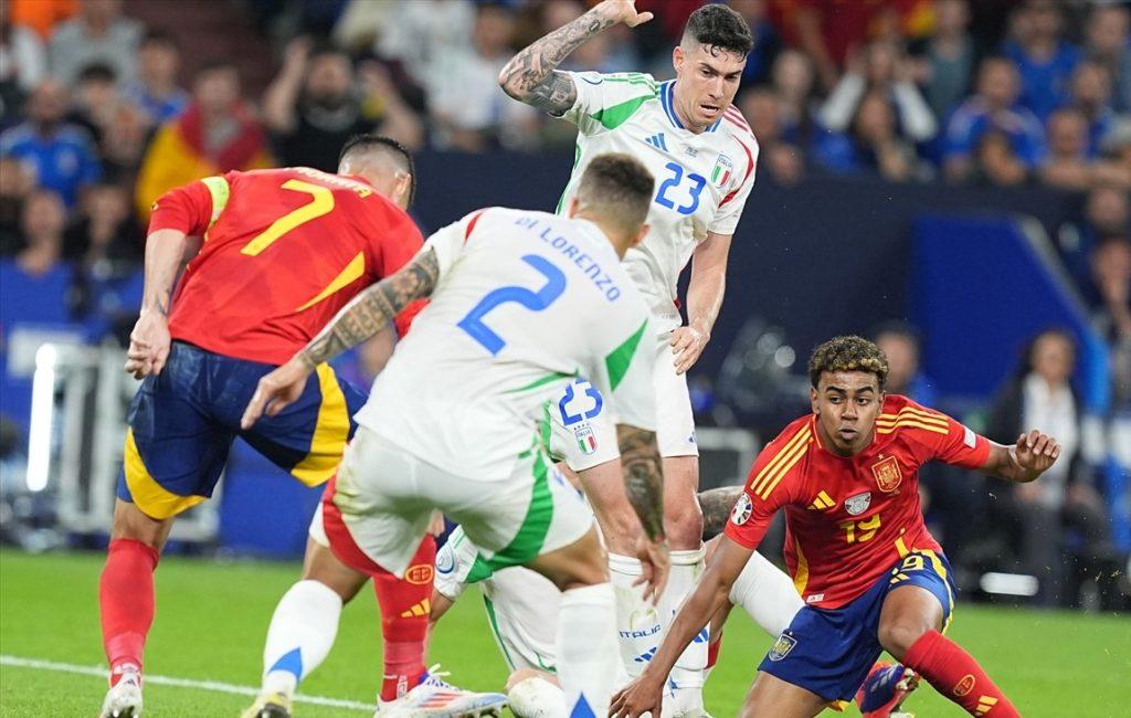 Detalj s utakmice Španjolska - Italija / Foto: Anadolu