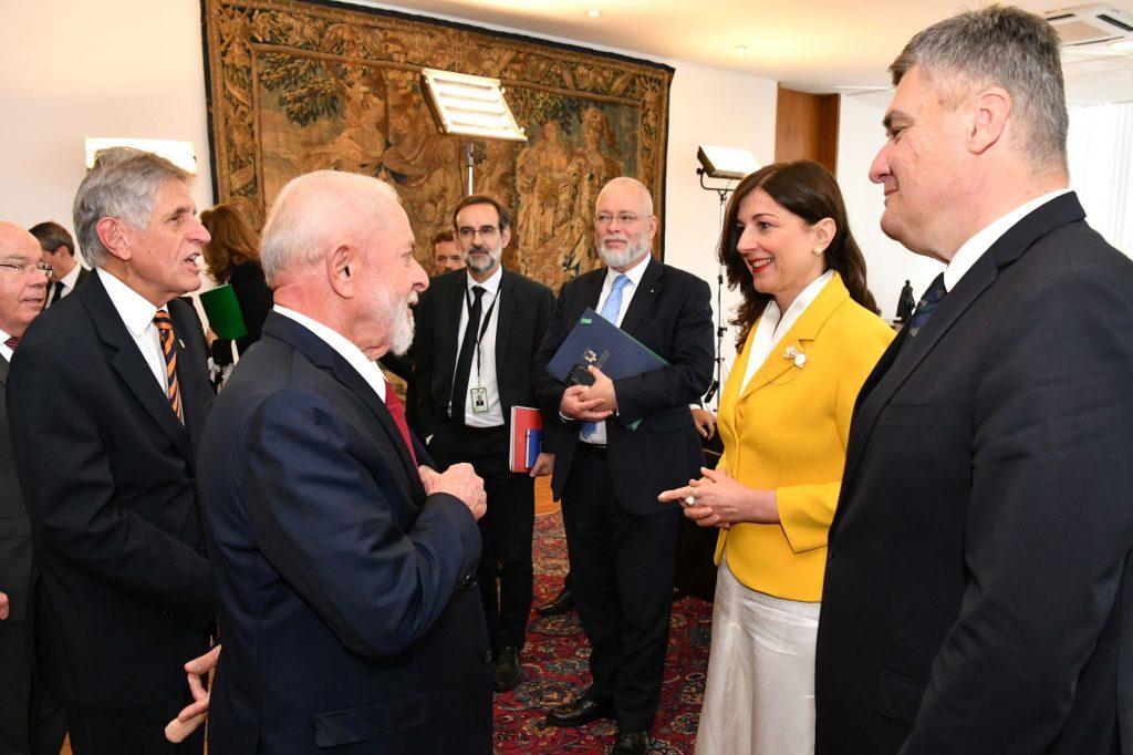 Zoran Milanović u Brazilu sa brazilskim kolegom Ináciom Lulom da Silvom / Foto: Hina