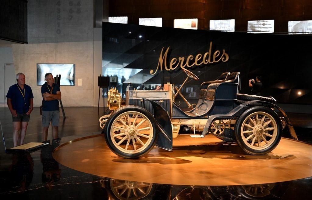 Izložbeni primjerci Mercedes-benza u muzeju u Stuttgartu / Foto: Anadolu