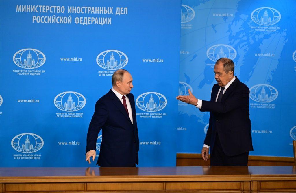 Ruski predsjednik Vladimir Putin i ministar Sergej Lavrov / Foto: Anadolu