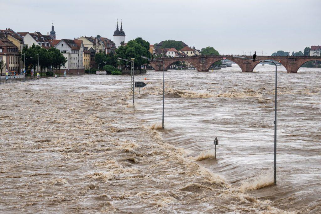 Velike poplave na jugu Njemačke / Foto: Boris Roessler/dpa