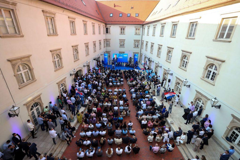 Završni predizborni skup HDZ-a u Klovićevim dvorima / Foto: Hina