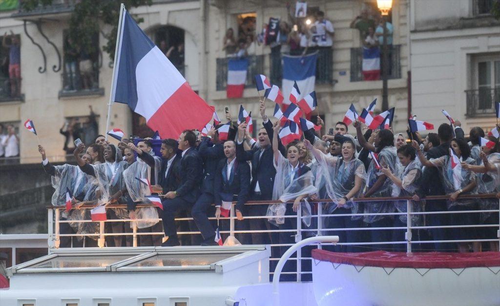 Francuski sportaši na ceremoniji otvaranja OI u Parizu / Foto: Anadolu