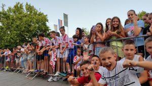 Mali Mostarci čekaju dolazak Modrića / Foto: Fenix (Zoran K.)