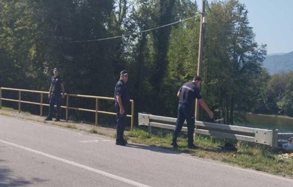 Granična policija BiH na cesti uz rijeku Drinu / Foto: Anadolu