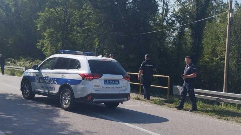 Granična policija BiH na cesti uz rijeku Drinu / Foto: Anadolu