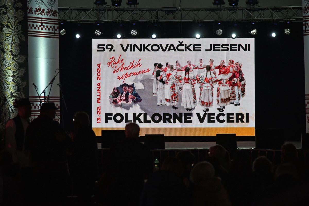 Folklornim večerima započele 59. Vinkovačke jeseni / Foto: Hina