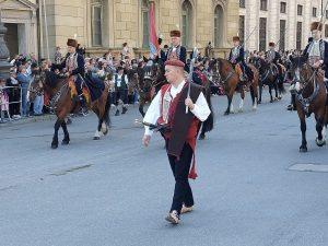 Alkarski momak ispred Sinjskih alkara na Oktoberfestu / Foto: Fenix (SIM)