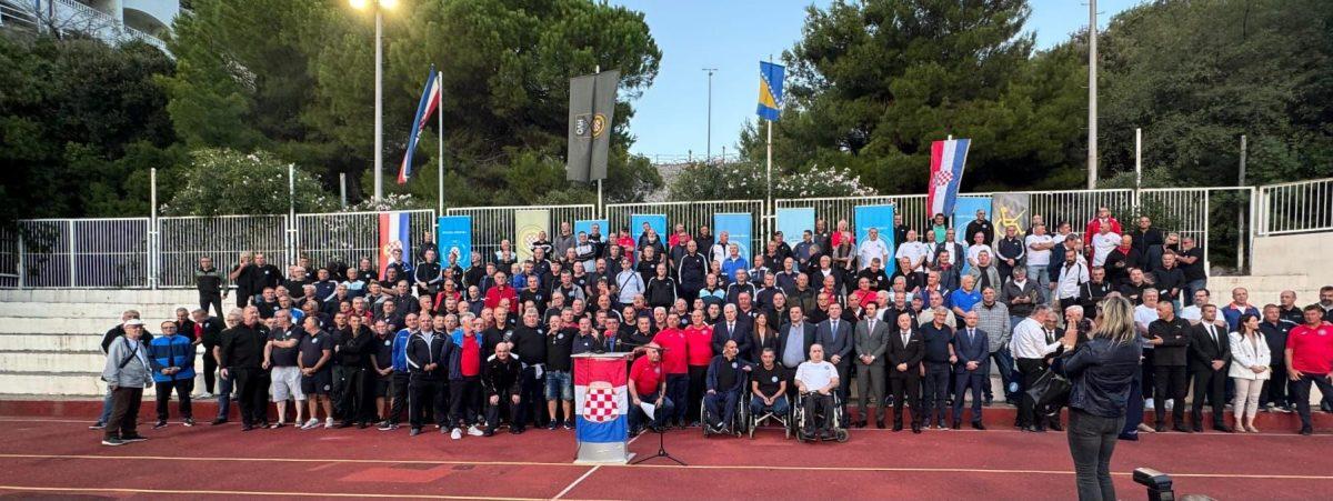 Zajednička fotografija s otvorenje igara / Foto: Fenix (HNS BiH)