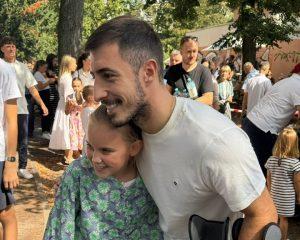 Josip Juranović družio se i fotografirao sa posjetiteljima tijekom druženja u Berlinu / Foto: Fenix (SIM)