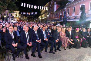 Brojni gosti na otvorenju 59. Vinkovačkih jeseni / Foto: Hina