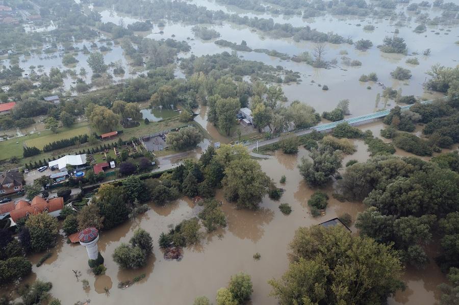 Rijeka Dunav izlila se iz korita u Bratislavi / Foto: Anadolu