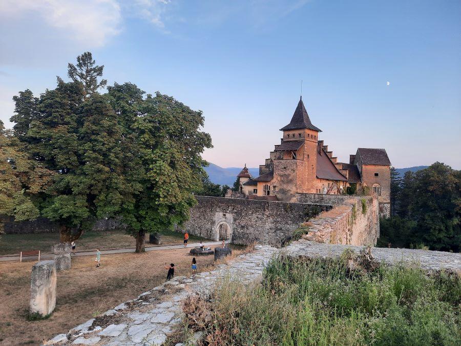 Stari grad Ostrožac / Foto: Fenix (MD)