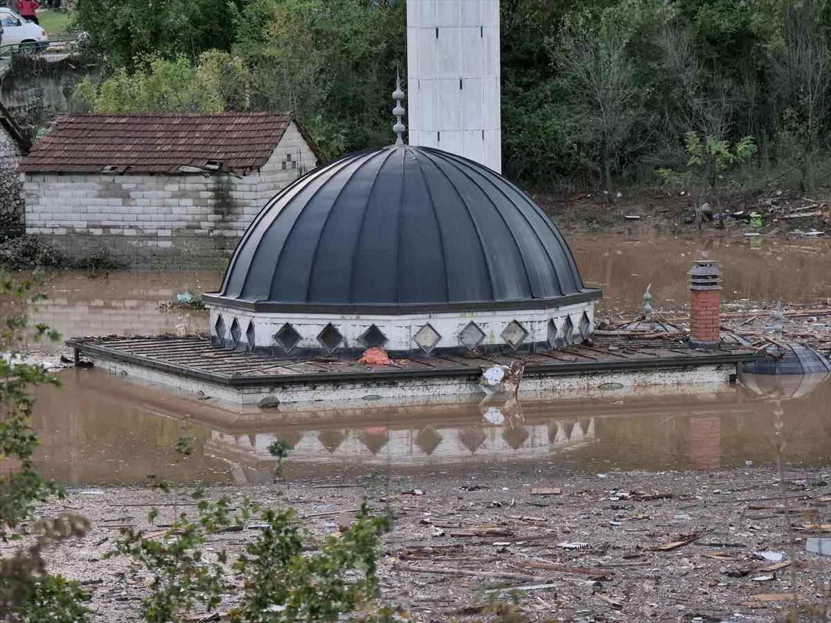 Poplavljena džamija u Donjoj Jablanici / Foto: Anadolu