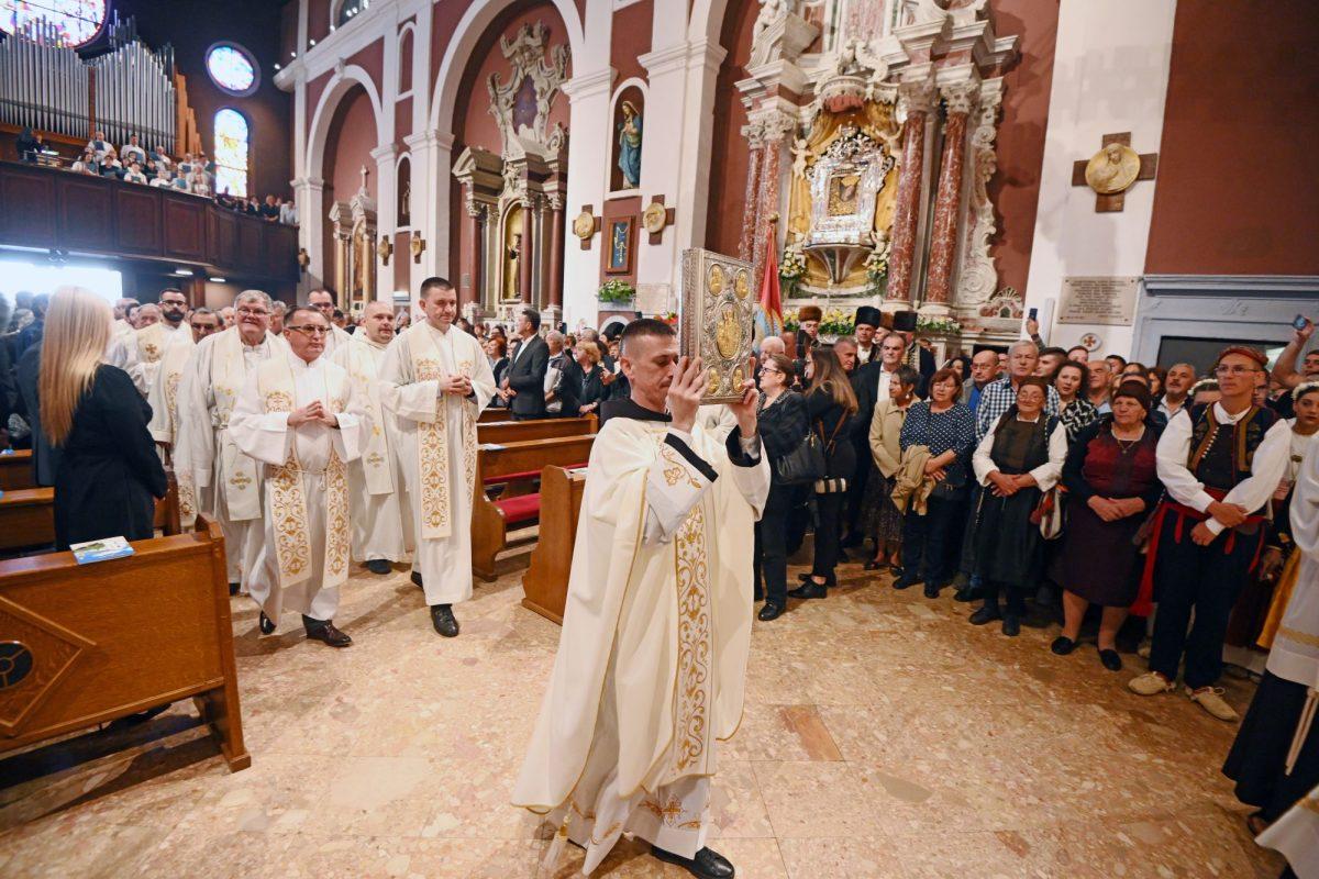 Središnja proslava proglašenja bazilikom crkve Čudotvorne Gospe Sinjske/ Foto: Hina