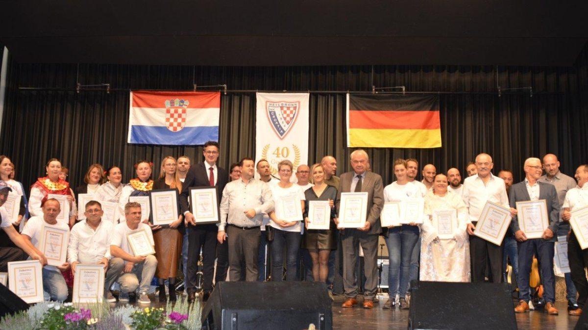 Dobitnici priznanja na proslavin 40. obljetnice Croatije Heilbronn / Foto: CroHeilbronn