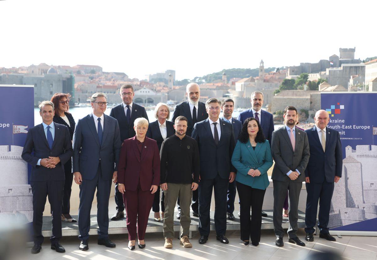 Predsjednik Vlade Andrej Plenković i predsjednik Ukrajine Volodimir Zelenskij dočekuju predsjednika država i vlada