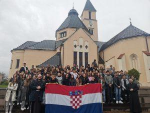 Krizmenici u posjetu Hrvatskoj/ Foto: Fra Slaven Čeko