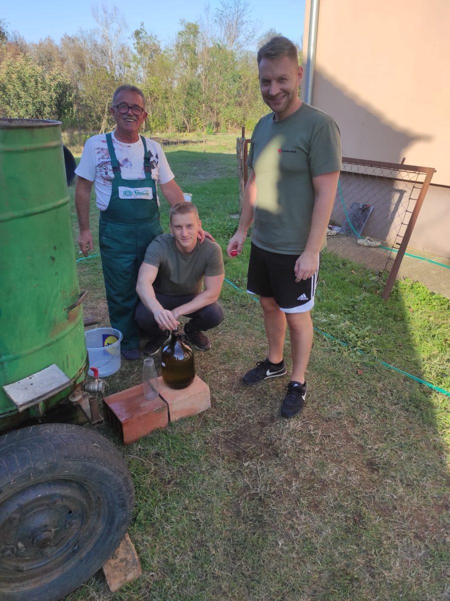 U listopadu se u Bosanskoj Posavini pravi rakija / Foto: Fenix (Josip MIjić)