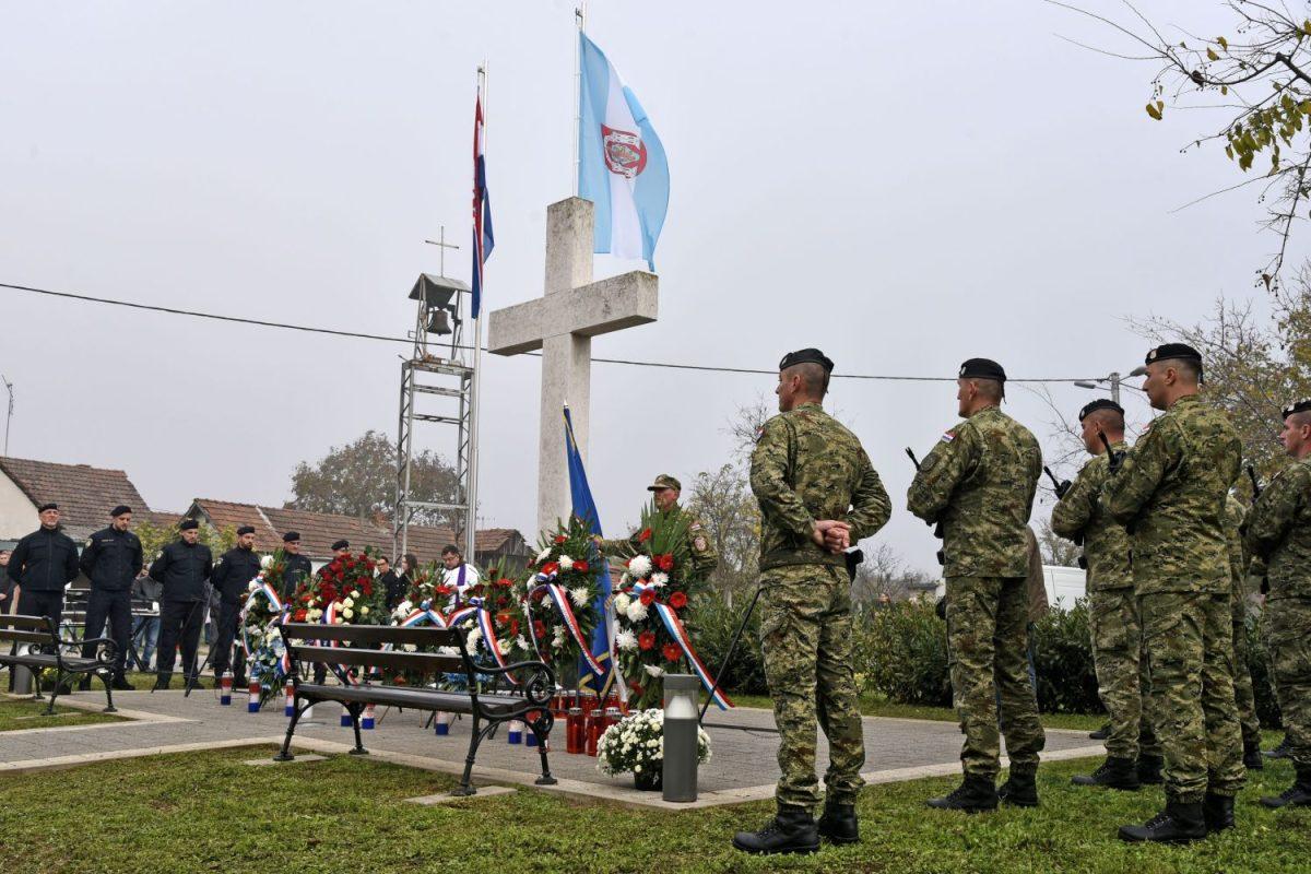 Obilježena 33. obljetnica stradanja stanovnika Lušca / Foto: Hina