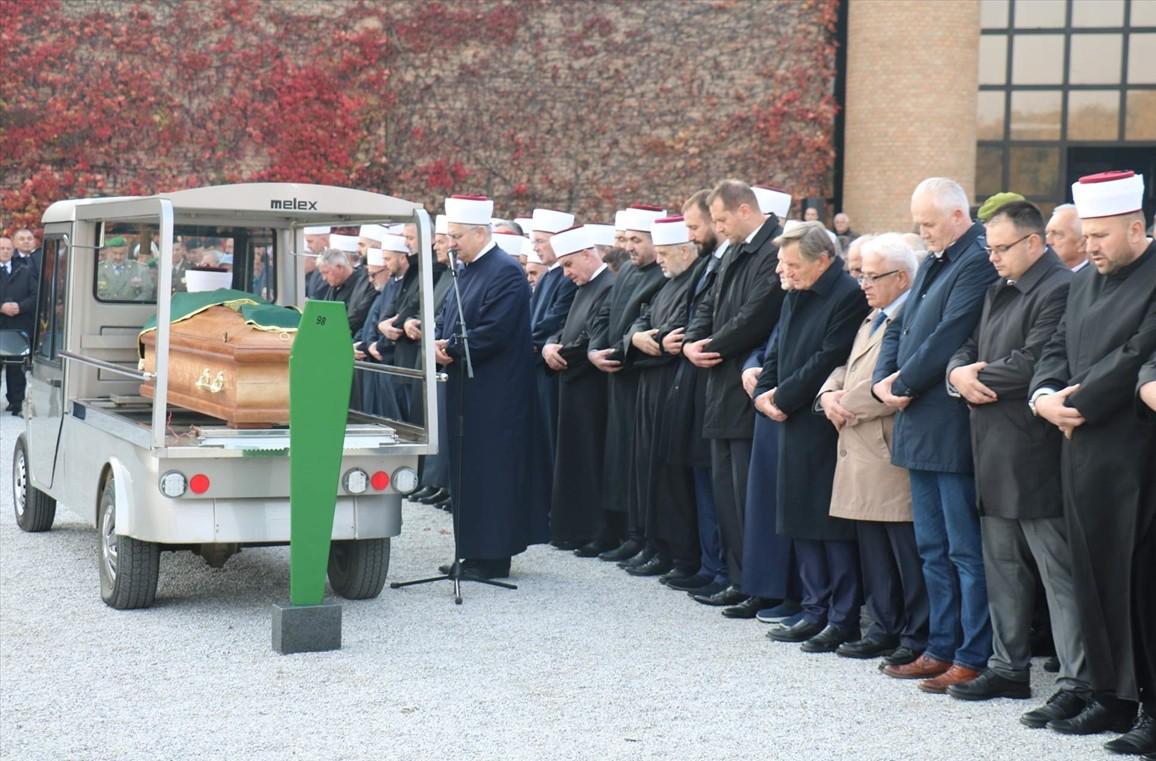 Pogreb je predvodio muftija zagrebački akademik Aziz ef. Hasanović / Foto: Anadolu