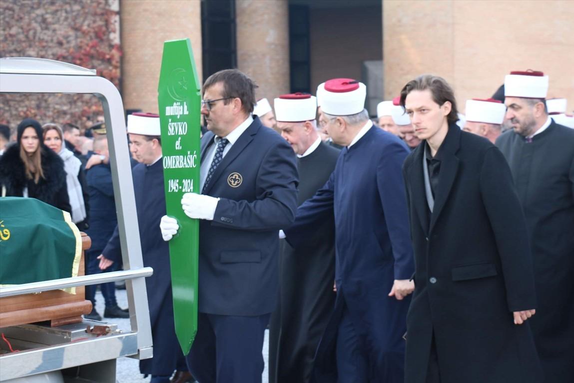 Pogreb je predvodio muftija zagrebački akademik Aziz ef. Hasanović / Foto: Anadolu