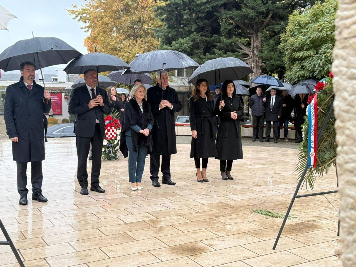 Čović u Grudama uz visoko izaslanstvo na obilježavanju Dana općine Grude, Dana Županije Zapadnohercegovačke i 33. obljetnici utemeljenja Hrvatske zajednice Herceg-Bosne/ Foto: HNS