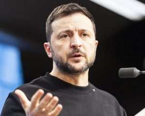 RUSKI NAPADI DILJEM UKRAJINE: U Kijevu pogođena zgrada vlade i više stambenih višekatnica - ubijene najmanje 3 osobe, a 18 ih je ozlijeđeno Ukrajinski predsjednik Volodimir Zelenskij / Fot: Anadolu