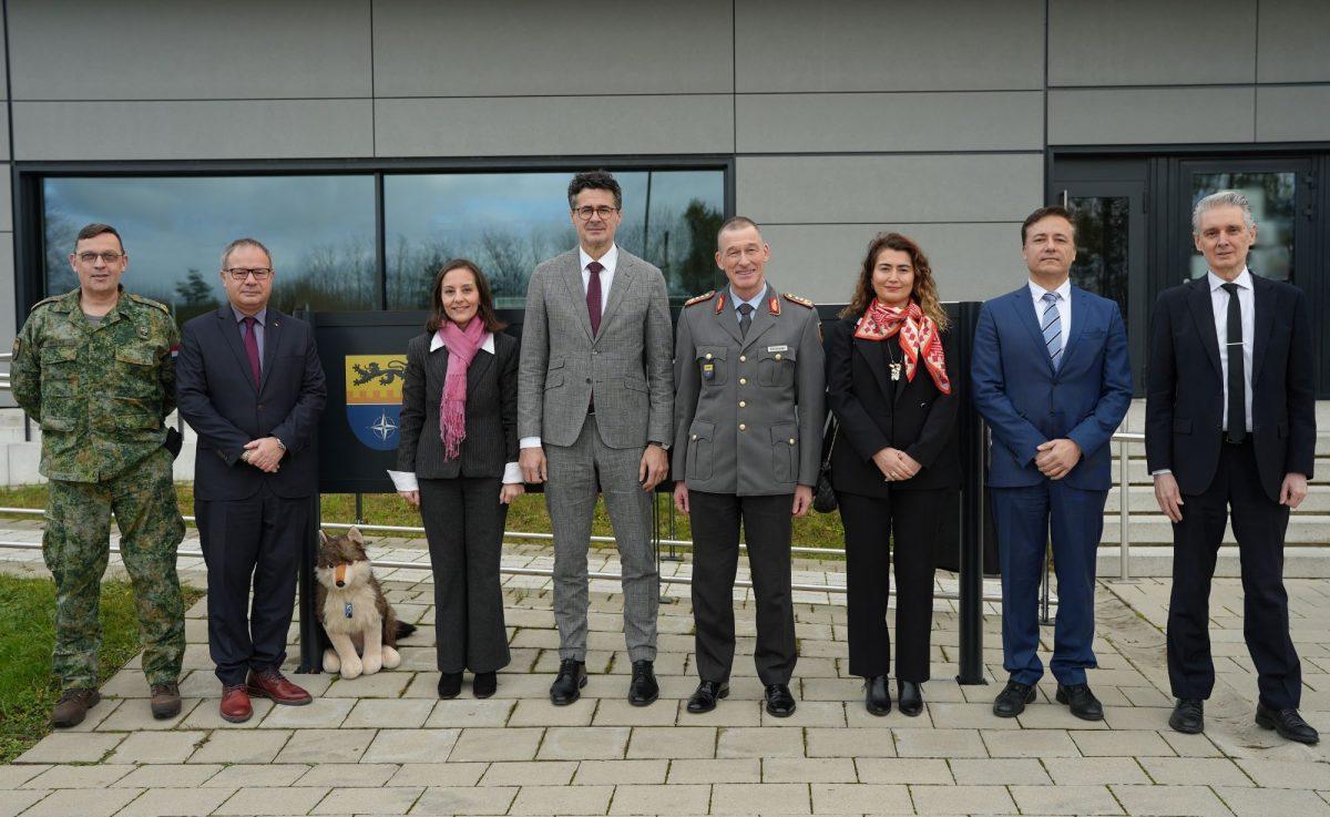 Konzularni zbor Baden-Württemberga posjetio NATO centar u Ulmu