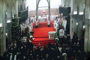 U ZADRU OTVORENA SVETA GODINA JUBILEJA 2025.: Veličanstvena procesija od crkve sv. Šime do katedrale sv. Stošije – stigli i Hrvati iz iseljeništva