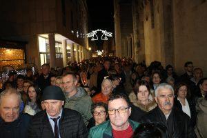 U ZADRU OTVORENA SVETA GODINA JUBILEJA 2025.: Veličanstvena procesija od crkve sv. Šime do katedrale sv. Stošije – stigli i Hrvati iz iseljeništva