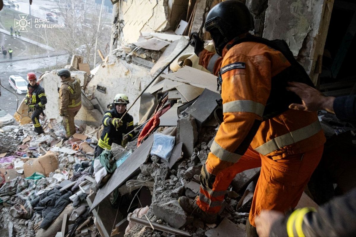 Ruski napad dronom na civilnu zgradu u Sumy / Foto: Anadolu