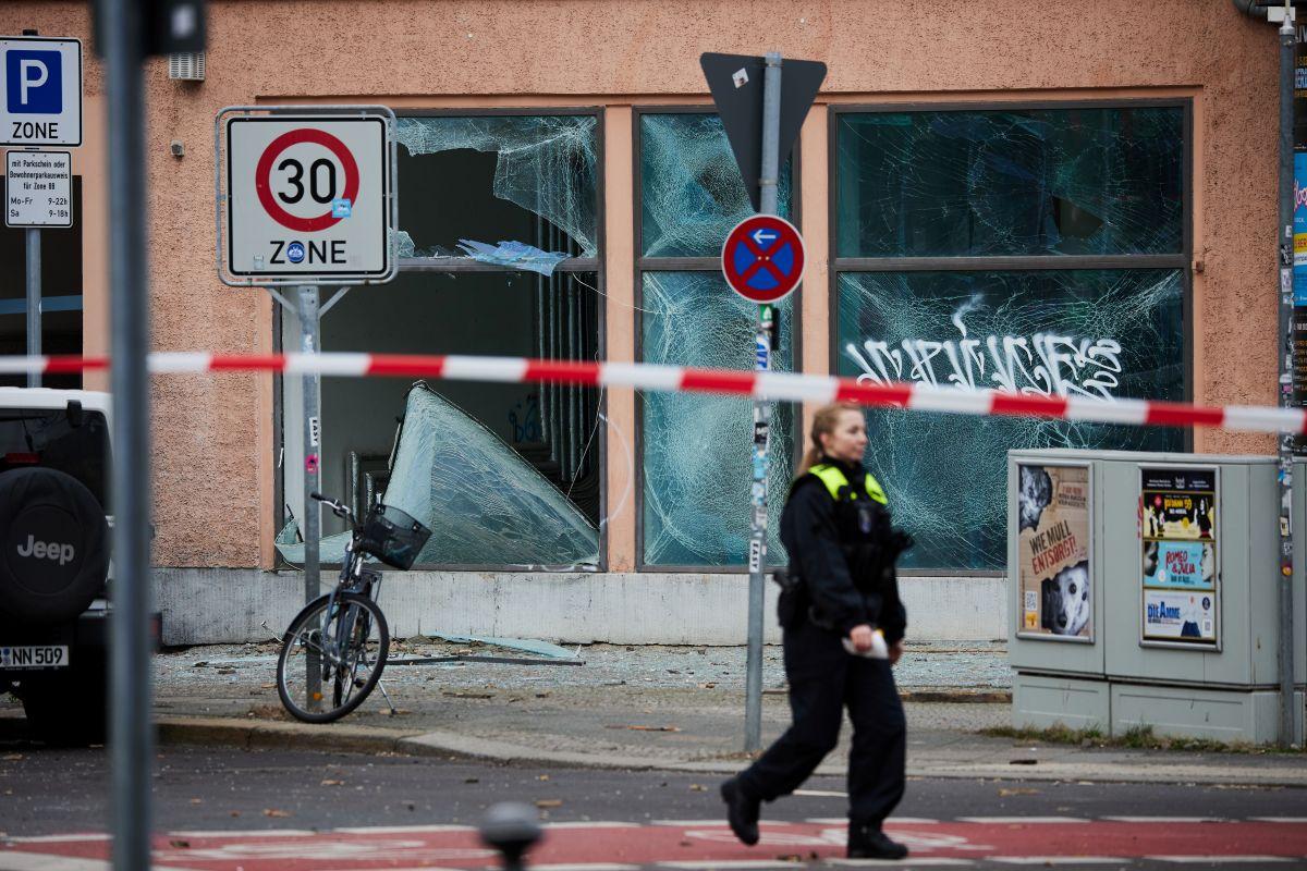 Štete na izlozima od "kublastih bombi" / Foto: Jörg Carstensen