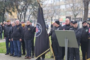 Počast poginulim hrvatskim braniteljima odaju pripadnici HOS-a / Foto: Hina