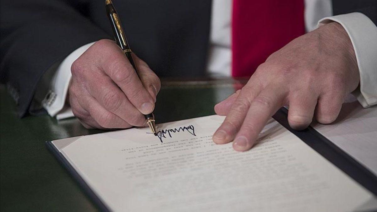 Donald Trump potpisao je u subotu izvršnu uredbu kojom se uvode carine na uvoz iz Meksika, Kanade i Kine / Foto: Anadolu