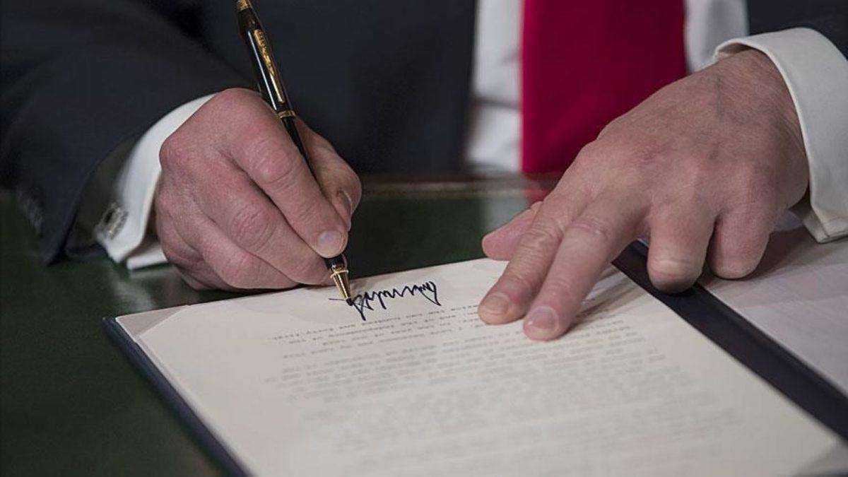 Donald Trump potpisao je u subotu izvršnu uredbu kojom se uvode carine na uvoz iz Meksika, Kanade i Kine / Foto: Anadolu