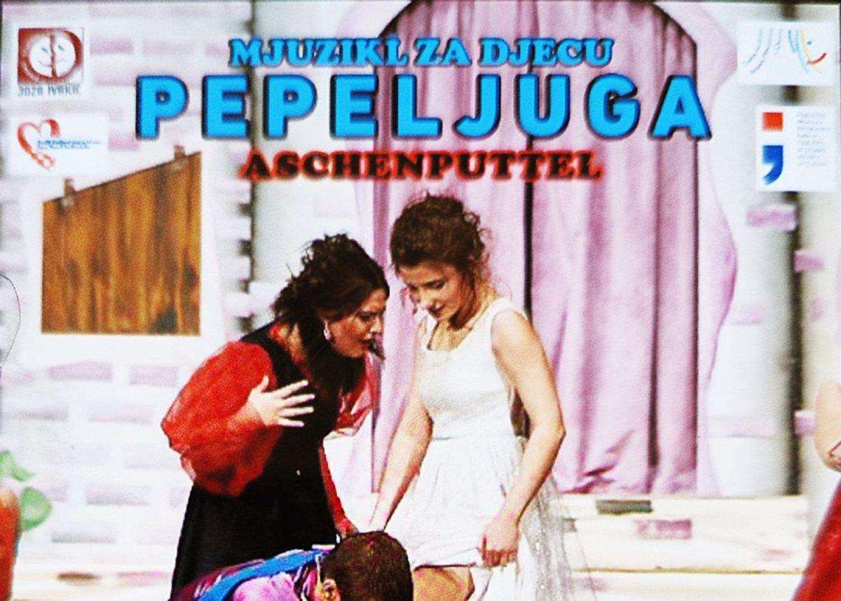 Naslovni plakat gostovanja mjuzukla Pepeljuga u Beču / Foto: Fenx (Preslik)