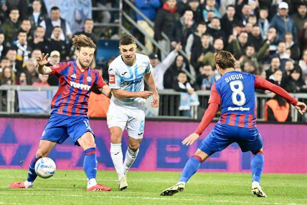 "POTOP" HAJDUKA U "JADRANSKOM DERBIJU": Rijeka s 3:0 savladala Hajduk i preuzela vrh ljestvice Detalj s utakmice Rijeke i Hajduka / Foto: Hina