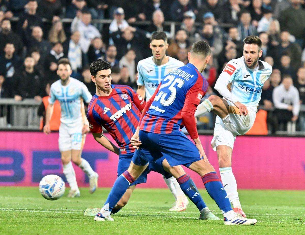 "POTOP" HAJDUKA U "JADRANSKOM DERBIJU": Rijeka s 3:0 savladala Hajduk i preuzela vrh ljestvice Detalj s utakmice Rijeke i Hajduka / Foto: Hina