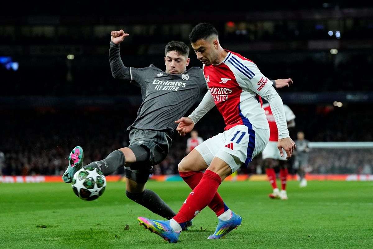 LIGA PRVAKA: Arsenal deklasirao Real, poraz Bayerna u Münchenu od Intera 3 Napadač Arsenala Gabriel Martineli s loptom / Foto: Anadolu
