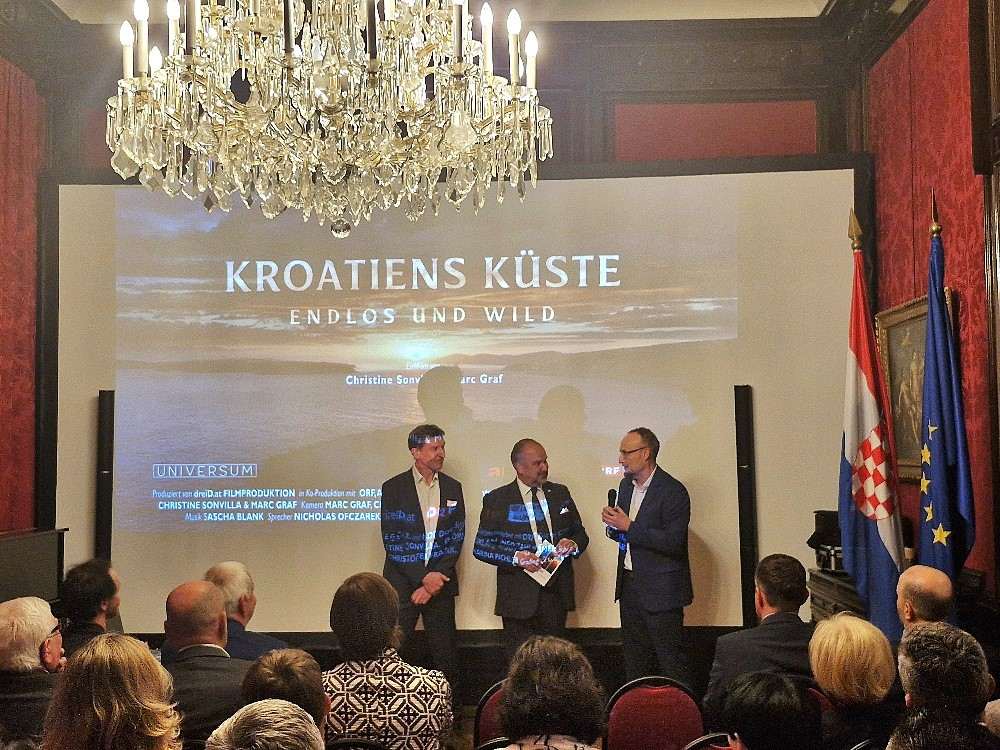 ORF-OVA PREMIJERA DOKUMENTARCA O HRVATSKOJ: “Hrvatska obala - beskrajna i divlja” impresionirala Austrijance i njihove strane goste u Veleposlanstvu RH u Beču ORF-OVA PREMIJERA DOKUMENTARCA O HRVATSKOJ: “Hrvatska obala - beskrajna i divlja” impresionirala Austrijance i njihove strane goste u Veleposlanstvu RH u Beču
