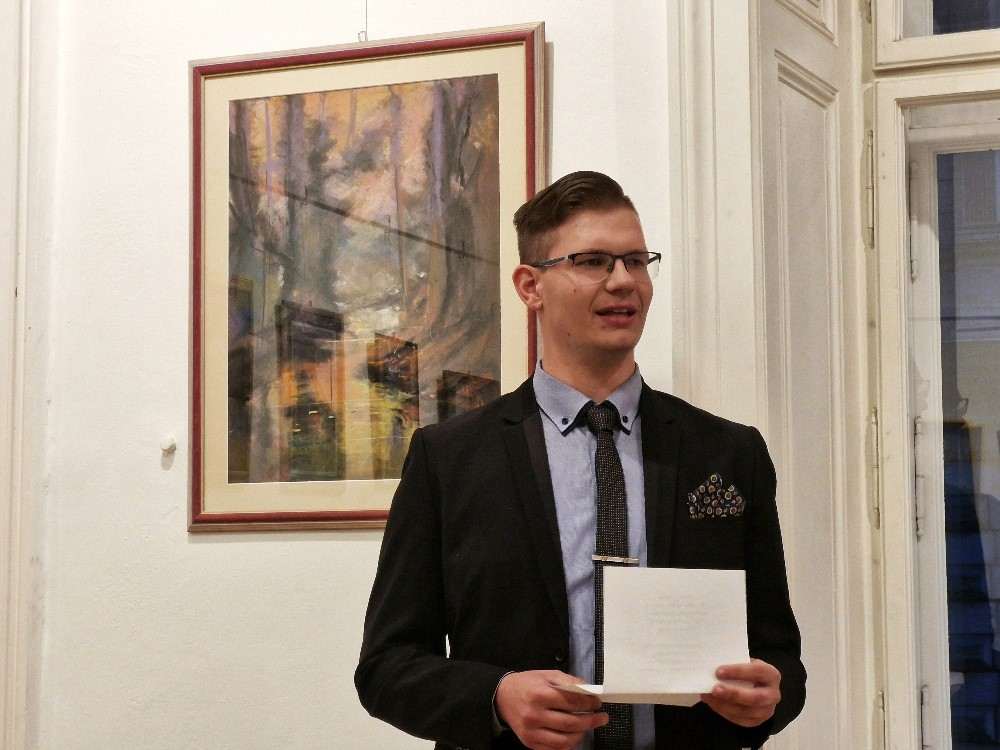 PREMIJERA KNJIŽEVNO LIKOVNOG DRUŠTVA “REŠETARI”: U Beču otvorene izložbe braniteljskih radova “Tragom sjećanja” i “Palete Domovine” Luka Mađarević