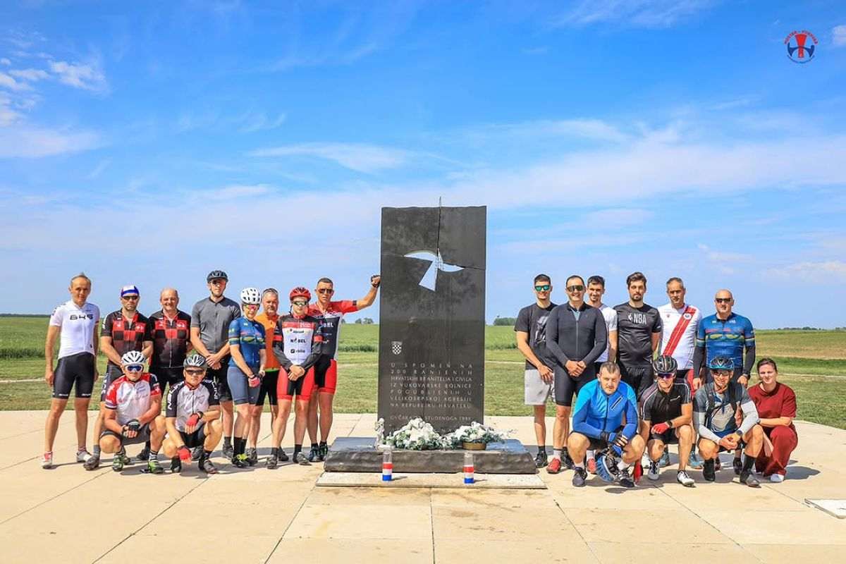 Biciklisti Karavane prijateljstva Mostar - Vukovar / Foto: Preslik HercegovinaBike