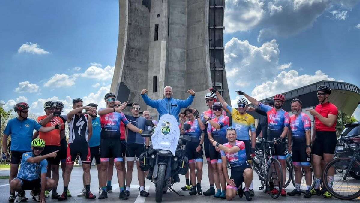 SJEĆANJE NA ŽRTVE DOMOVINSKOG RATA: Biciklistička karavana od 33 biciklista iz Hrvatske, BiH i Austrije povezala Mostar i Vukovar Biciklisti Karavane prijateljstva Mostar - Vukovar / Foto: Preslik HercegovinaBike