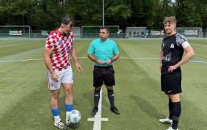 KASNO KRENULI? Croatia Frankfurt upisala drugu pobjedu zaredom, na gostovanju s 2:1 savladan Gudesding Kapetani pred početak utakmice / Foto: Fenix (S. Konta)